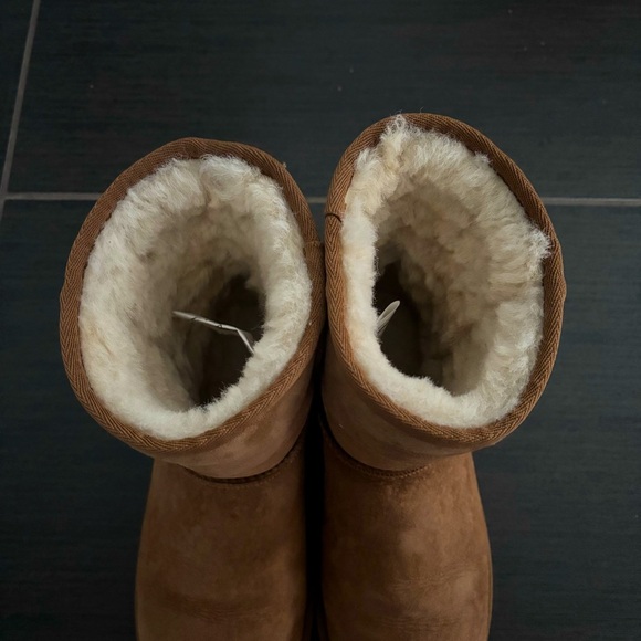 Kirkland Signature Shearling Boots - Picture 3 of 6